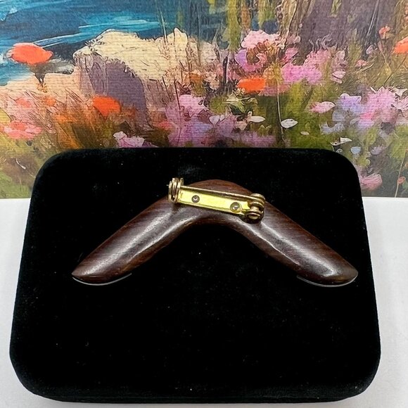 Boomerang Brooch Wood and Mother of Pearl Inlay - Picture 4 of 4